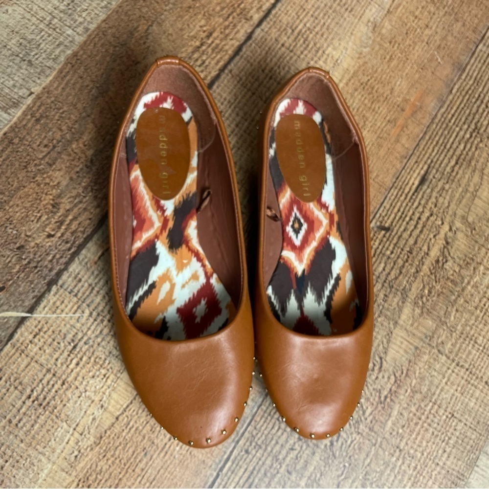 Madden Girl G Kue Size 8 Studded Flats Camel Professional Office Teacher